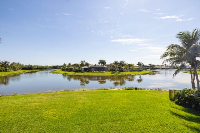 9590 Eden Roc Court, Delray Beach, FL 33446