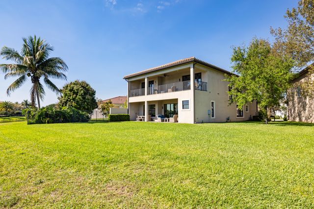 9590 Eden Roc Court, Delray Beach, FL 33446