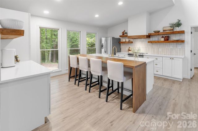 128 Spencer Woods Drive, Dallas, NC 28034