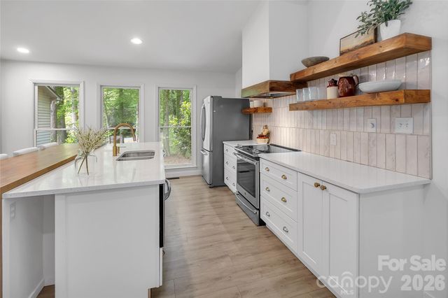 128 Spencer Woods Drive, Dallas, NC 28034