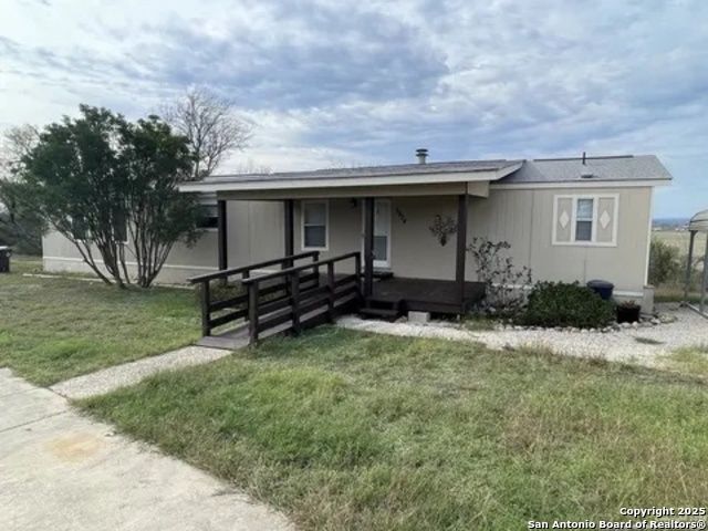 1624 County Road 4511, Hondo, TX 78861