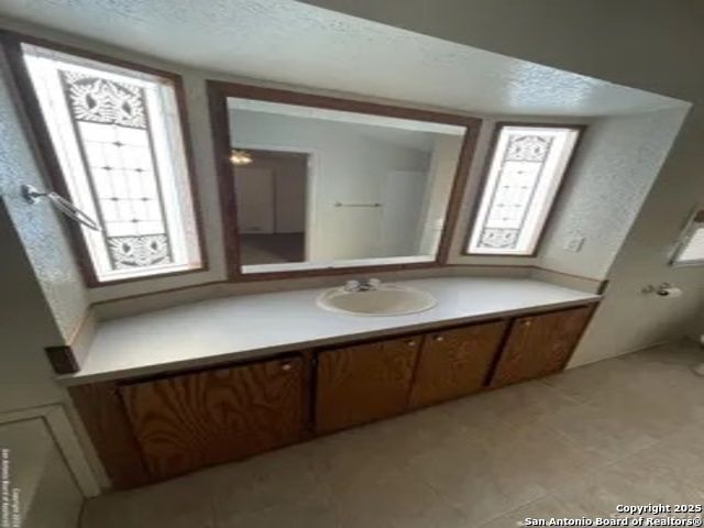 1624 County Road 4511, Hondo, TX 78861