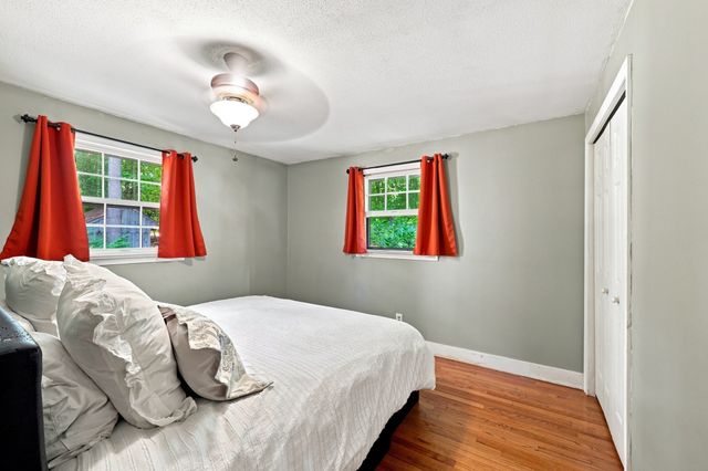 93 Leno Rd, Holland, MA 01521