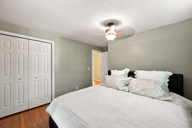 93 Leno Rd, Holland, MA 01521