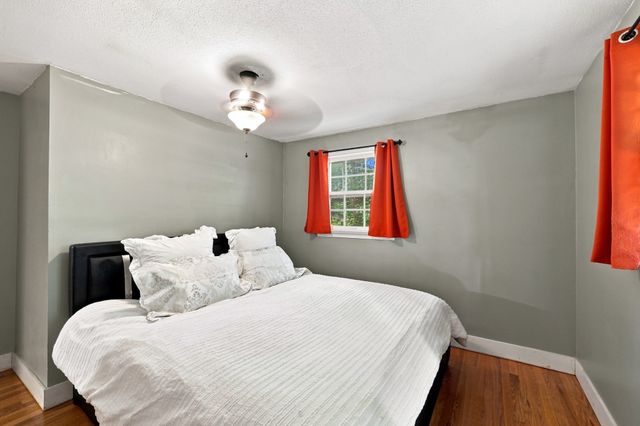 93 Leno Rd, Holland, MA 01521
