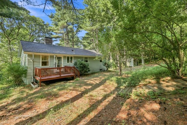 93 Leno Rd, Holland, MA 01521