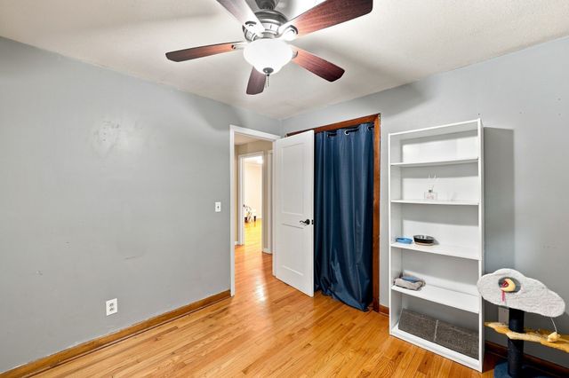 93 Leno Rd, Holland, MA 01521