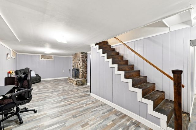 93 Leno Rd, Holland, MA 01521
