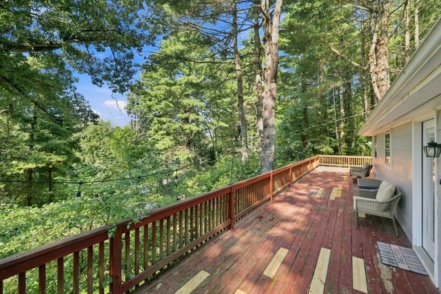 93 Leno Rd, Holland, MA 01521