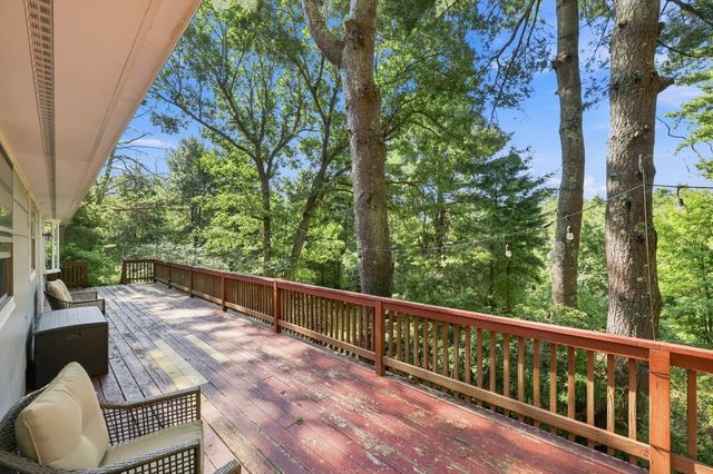 93 Leno Rd, Holland, MA 01521