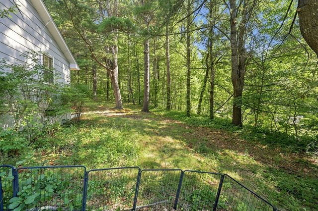 93 Leno Rd, Holland, MA 01521