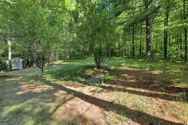 93 Leno Rd, Holland, MA 01521