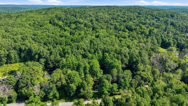 93 Leno Rd, Holland, MA 01521