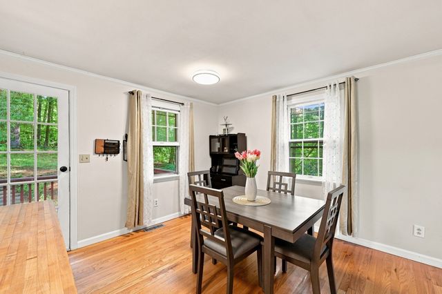93 Leno Rd, Holland, MA 01521