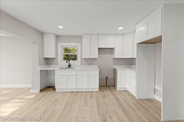 1865 N Blacks Corners Road, Imlay City, MI 48444