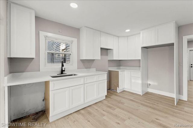 1865 N Blacks Corners Road, Imlay City, MI 48444