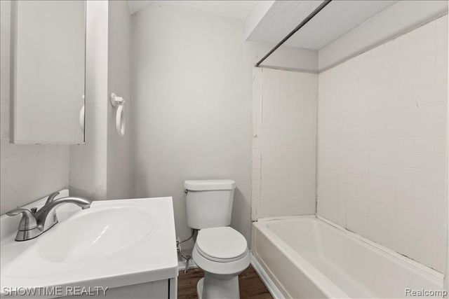 1865 N Blacks Corners Road, Imlay City, MI 48444