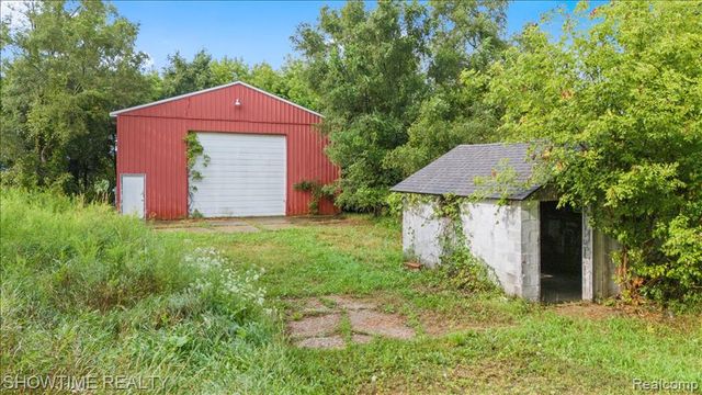 1865 N Blacks Corners Road, Imlay City, MI 48444