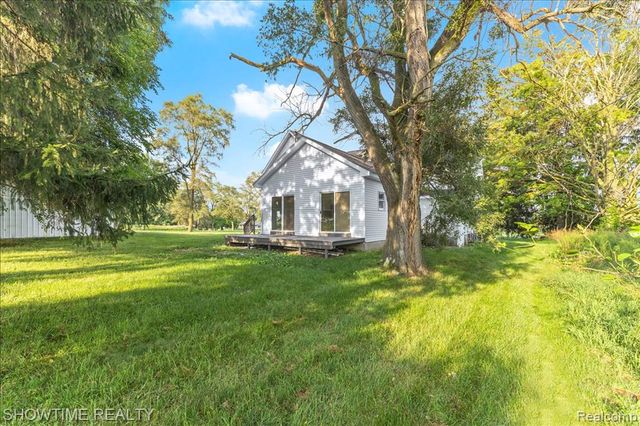 1865 N Blacks Corners Road, Imlay City, MI 48444