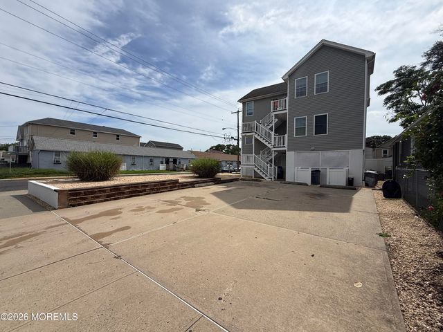 66 Center Avenue 1, Keansburg, NJ 07734