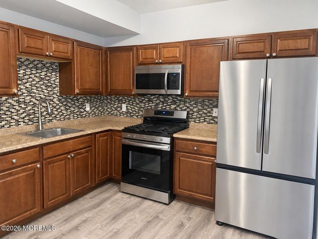 66 Center Avenue 1, Keansburg, NJ 07734
