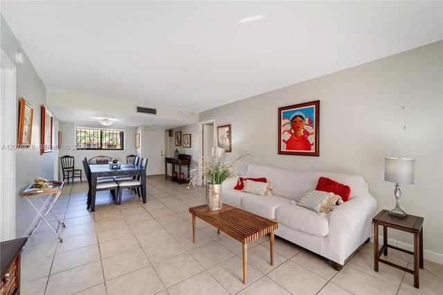 8415 SW 107th Avenue 258W, Miami, FL 33173