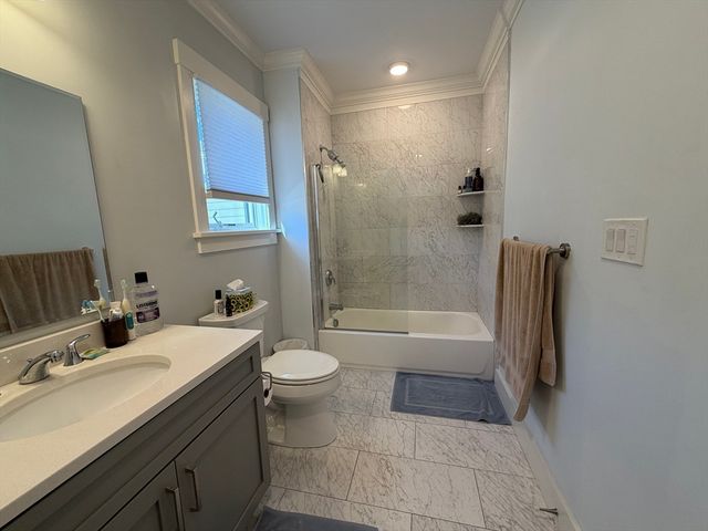 17 Hennery Way G, Medfield, MA 02052