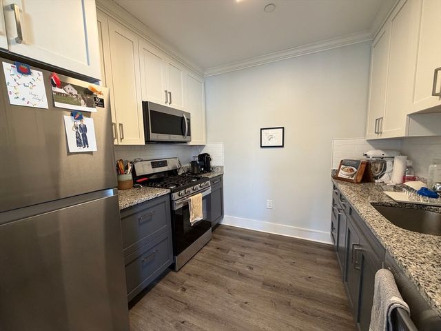 17 Hennery Way G, Medfield, MA 02052