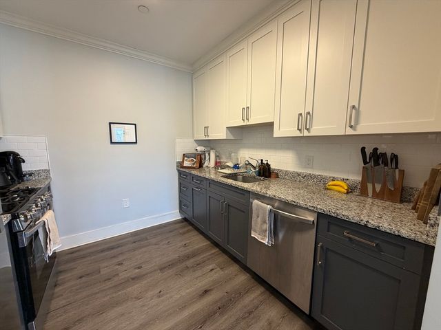 17 Hennery Way G, Medfield, MA 02052