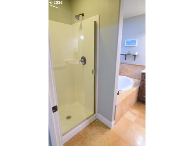 2335 MAPLEWOOD Dr N, Salem, OR 97306