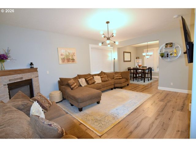 2335 MAPLEWOOD Dr N, Salem, OR 97306