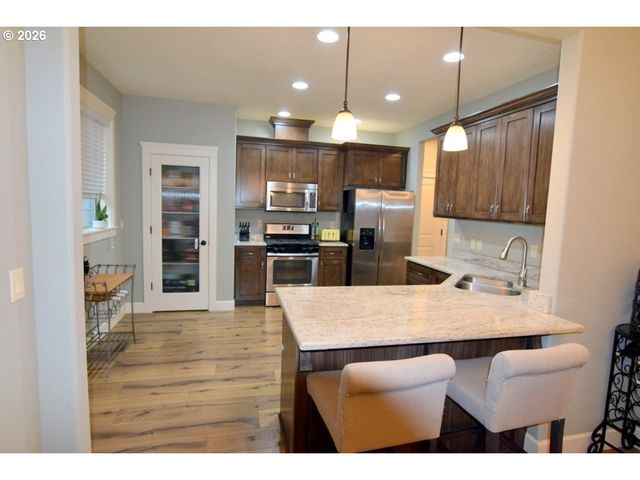 2335 MAPLEWOOD Dr N, Salem, OR 97306