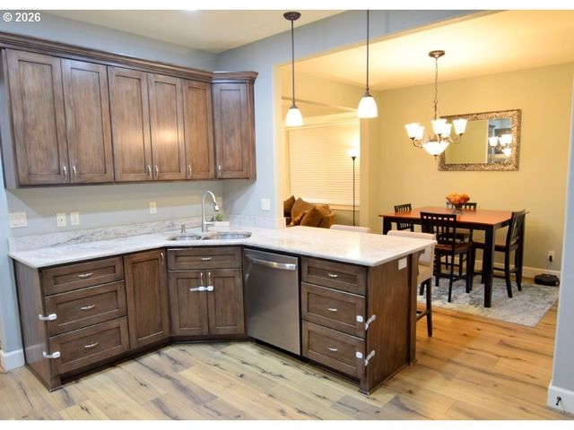 2335 MAPLEWOOD Dr N, Salem, OR 97306