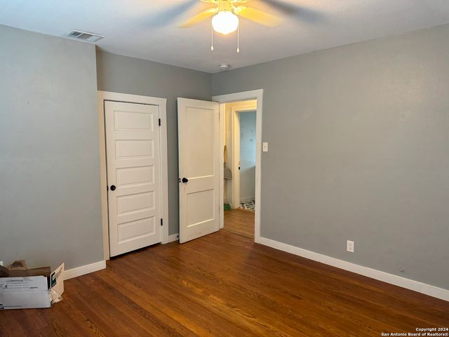 323 ARLINGTON CT, San Antonio, TX 78210