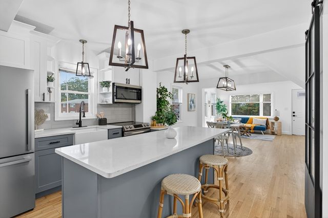 568 Sea St, Quincy, MA 02169