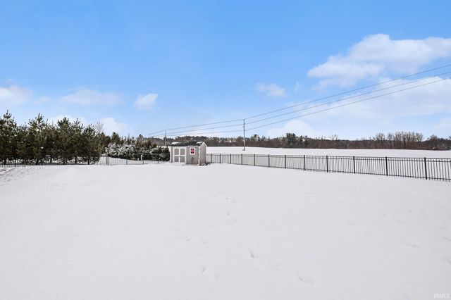 805 N Horizon Drive, Lakeville, IN 46536