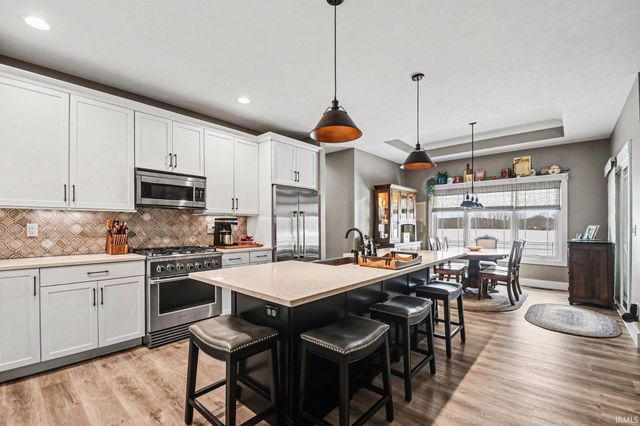 805 N Horizon Drive, Lakeville, IN 46536