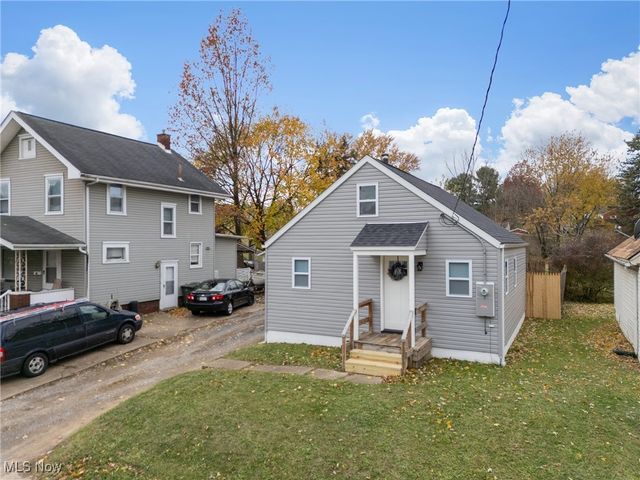 2315 Maple Avenue NE, Canton, OH 44714