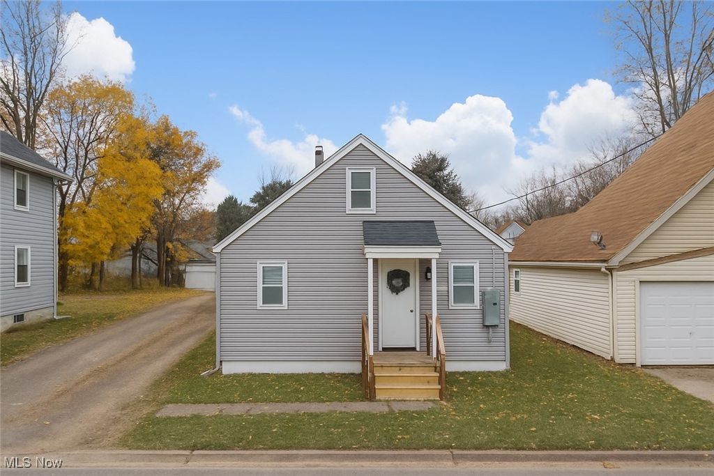 2315 Maple Avenue NE, Canton, OH 44714