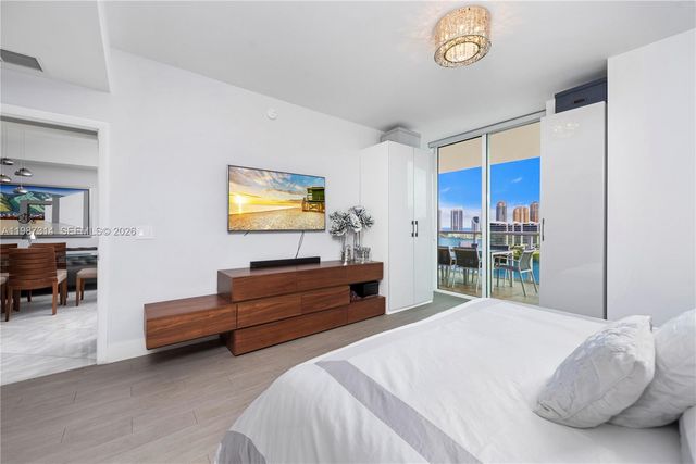 3330 NE 190th St 1715, Aventura, FL 33180