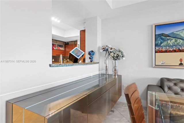 3330 NE 190th St 1715, Aventura, FL 33180