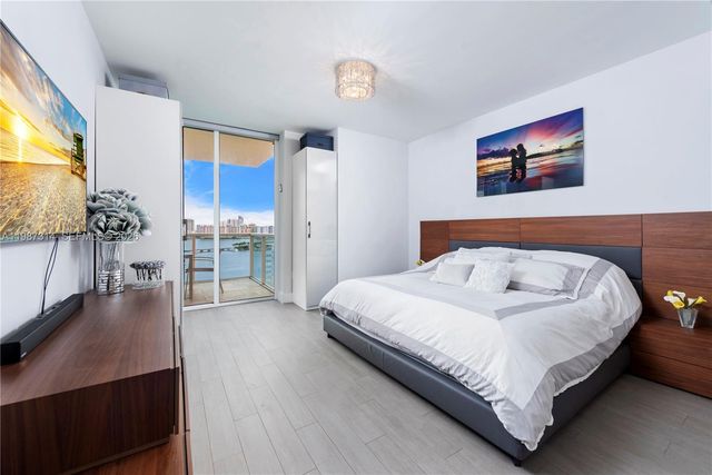 3330 NE 190th St 1715, Aventura, FL 33180