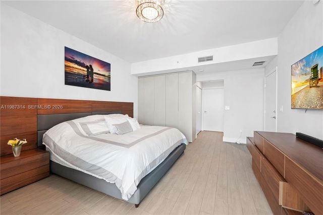 3330 NE 190th St 1715, Aventura, FL 33180