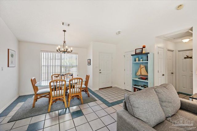 1863 Eagle Ln, Navarre, FL 32566