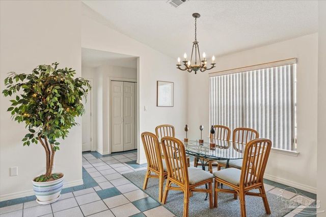 1863 Eagle Ln, Navarre, FL 32566