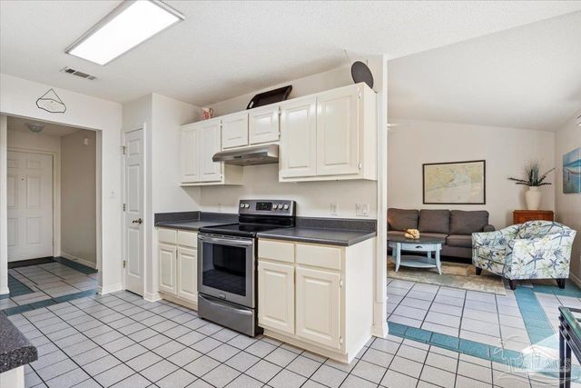 1863 Eagle Ln, Navarre, FL 32566