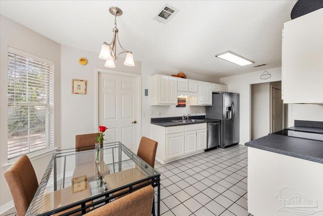 1863 Eagle Ln, Navarre, FL 32566