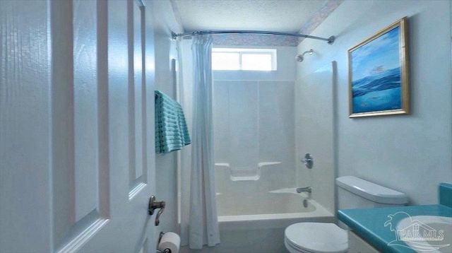 1863 Eagle Ln, Navarre, FL 32566