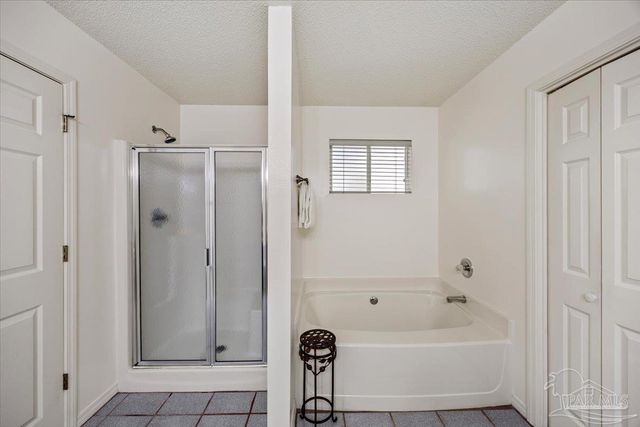 1863 Eagle Ln, Navarre, FL 32566