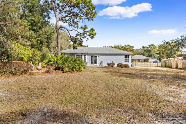 1863 Eagle Ln, Navarre, FL 32566